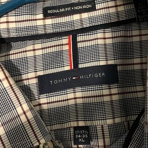 3 / $15 👕 Tommy Hilfiger Dress Shirt